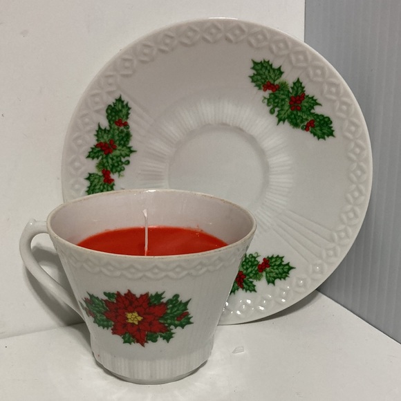 TEACUP and SAUCER CANDLE Holly Leaf Winter Holiday Design Fine Bone China 4 oz - Picture 7 of 11